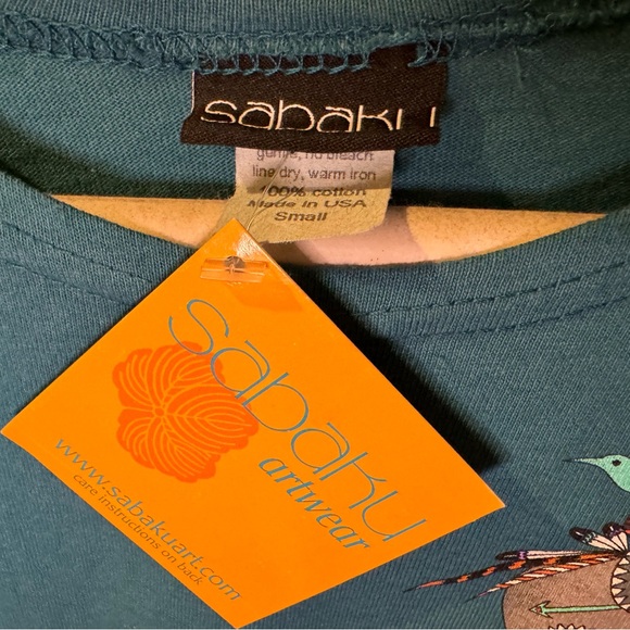 NWT - SABAKU ARTWEAR Short-sleeved green tee with an handpainted animal design. - Picture 3 of 5